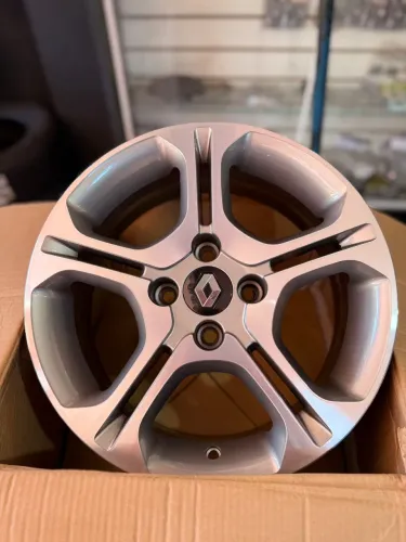 Roda Nova 4x100 Aro 15 Renault (Instalação grátis?