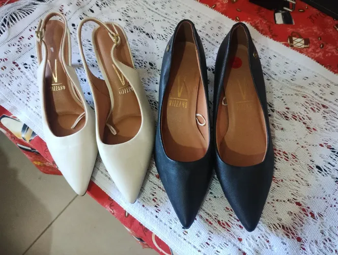 Vendo 2 pares de sapatos ? 50 reais cada um