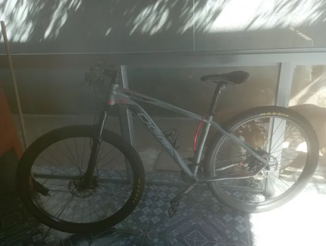 Bicicleta Oggi7.0 2 pneus maxxis