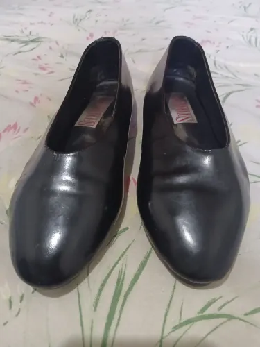 Sapato feminino couro verniz Spatifilus em bom estado 34