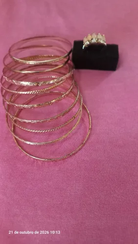 VENDO CONJUNTO BIJUTERIAS USADAS