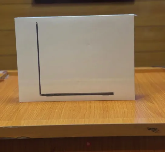 MacBook Air M5 13.6 (2026) / 24GB/ 1TB SSD / 1 ano de garantia