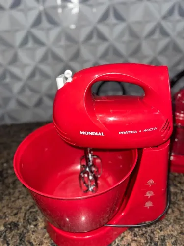 Vende-se batedeira e espremedor eletrônico ambos do mondial semi-novo