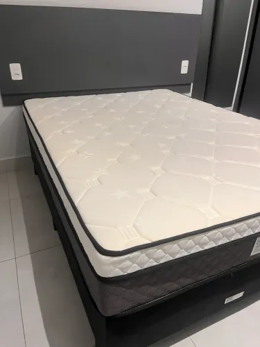 Cama box 3 meses de uso