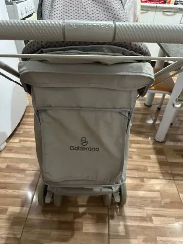 Kit carrinho de bebê e bebê conforto galzerano