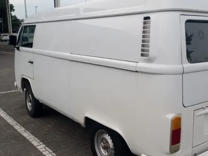 Volkswagen Kombi Furgão 2000