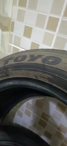 VENDO PAR DE PNEUS TOYO