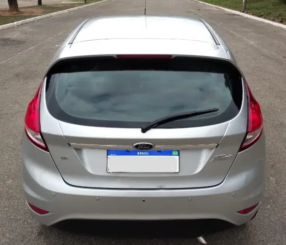 Ford Fiesta 1.6 16V Flex Aut. 5P 2015