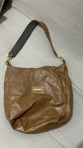 Bolsa saco de couro cor caramelo
