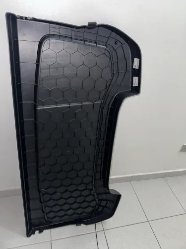Tampão Porta Malas Vw Polo Track 2023 A 2026 Preto