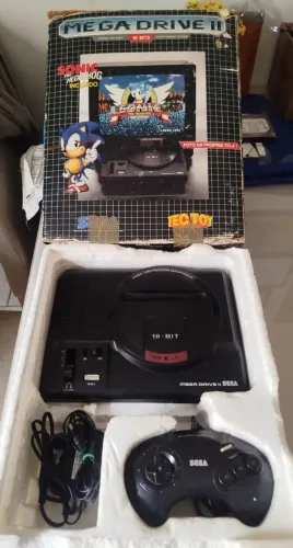 Mega Drive II 1989/1990 Com sonic