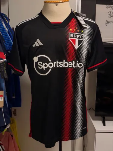 Camisa São Paulo Adidas 2023 na ETIQUETA 