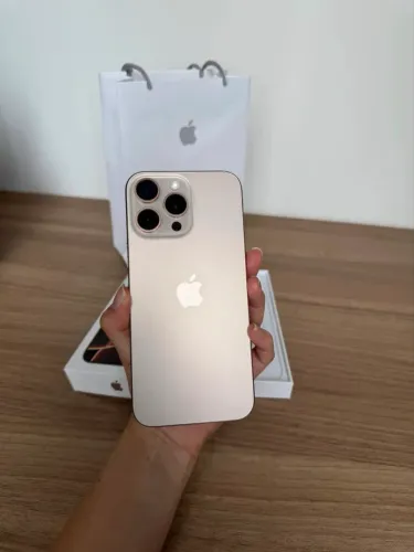iPhone 16 Pro Max 256GB - Desert Titanium | 100% Bateria | Garantia até jul/26
