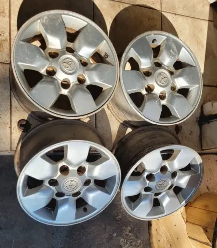 Rodas Toyota hilux aro 15