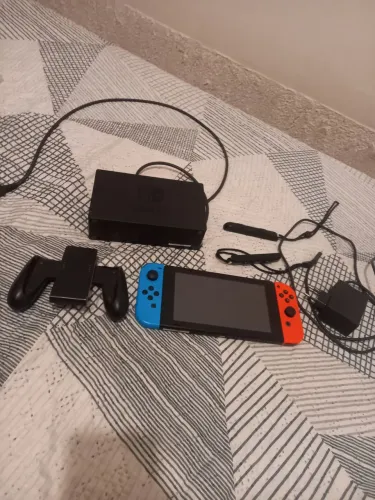 NINTENDO SWITCH V2 32GB