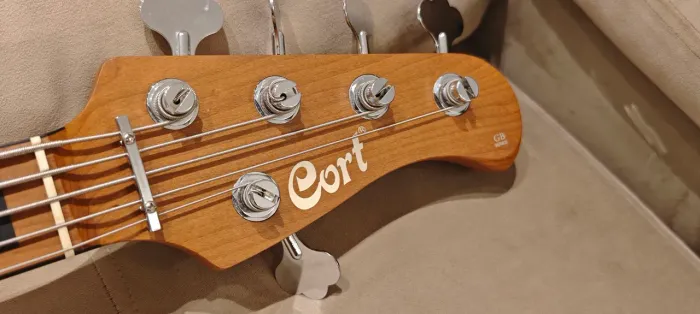 CONTRABAIXO CORT GB MODERN 5