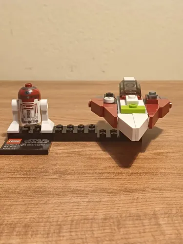 LEGO Star Wars 75006 Delta-7 Light Interceptor com R4-P17 ? Edição Rara