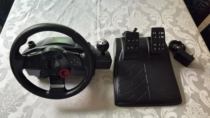Volante Logitech Driving Force GT