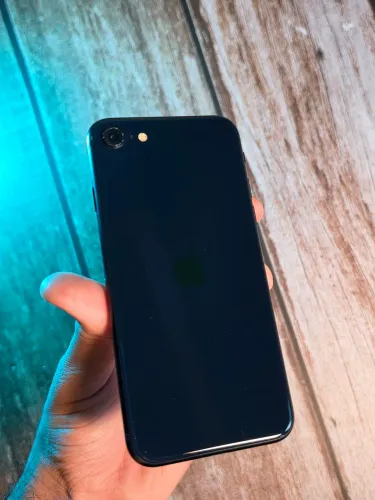 iPhone SE 3 Geração 2022 Preto