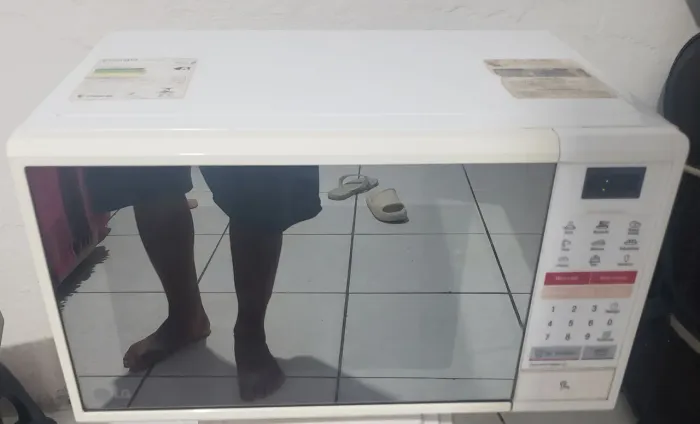 Microondas espelhado