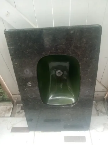 Pia de granito verde banheiro. Negociável!