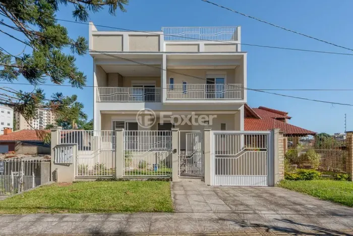 Casa 4 dormitórios no Jardim Floresta - Porto Alegre - RS