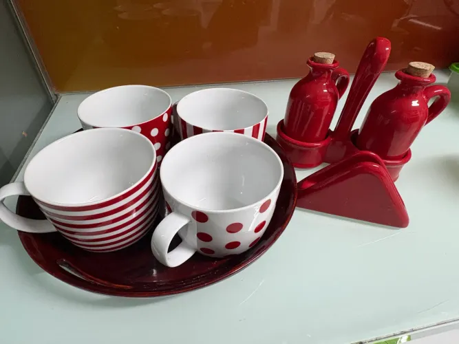 Kit Etna com 4 xícaras grandes + bandeja + acessórios 