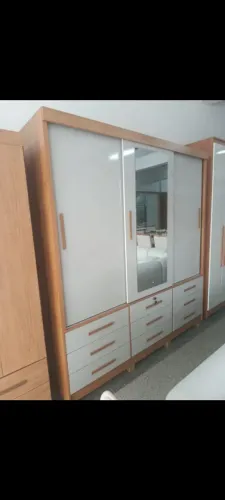 Guarda roupa porta de correr e 9 gavetas