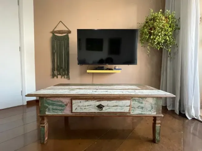 Mesa de centro/rack com design exclusivo