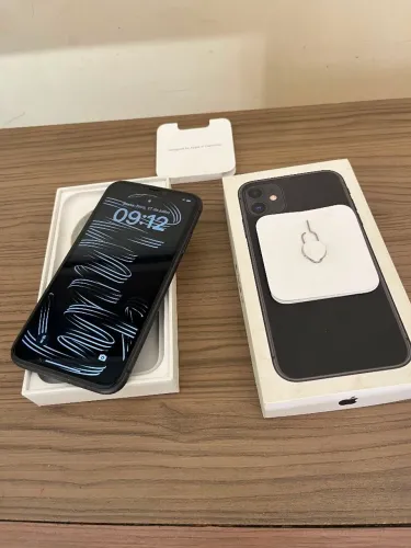 IPHONE 11 COM CAIXA