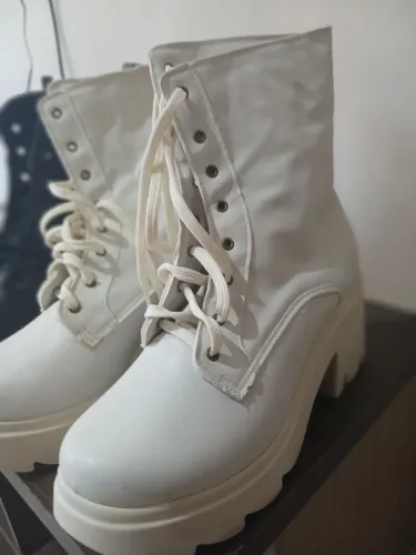 Botas