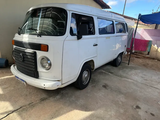 Volkswagen Kombi Standard 1.4 MI Total Flex 8V 2010