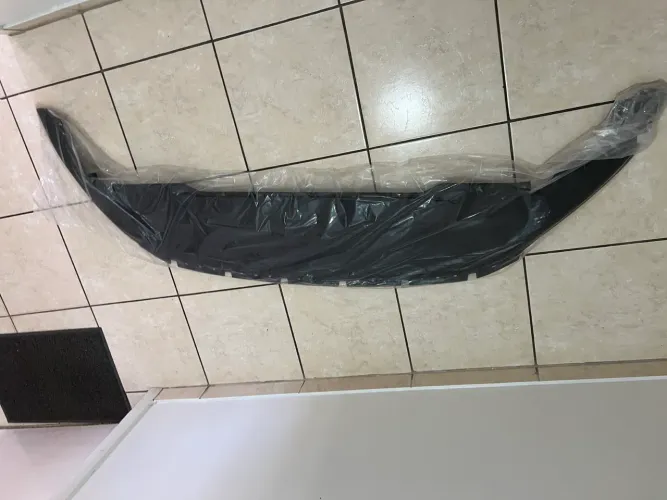 Spoiler pára-choque dianteiro Jetta