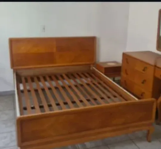 Super promoção cama de casal antiga clássica de madeira retirar em Indaiatuba 
