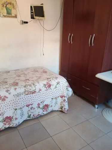 Aluga quarto para solteiro