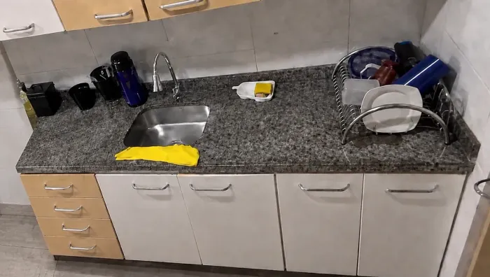 SALDÃO TOTAL! Bancada de granito de cozinha + cuba + móvel de baixo (4 portas e 4 gavetas)
