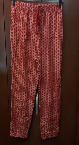Calça estampada loja emporio