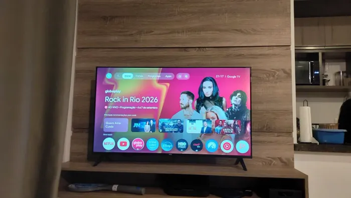 Smart TV TCL 40" QLED Full HD - Apenas 1 Mês de Uso + Nota Fiscal e Garantia