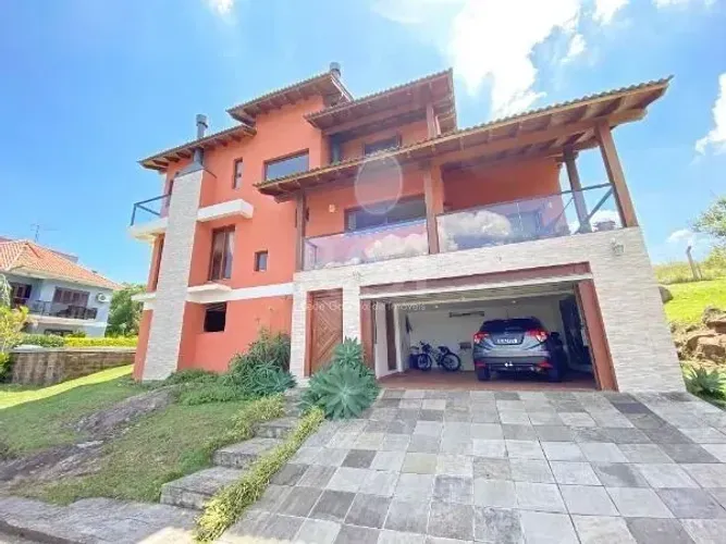 Casa Condominio em Porto Alegre, no bairro Glória, com 3 dormitório(s), e 3 banh