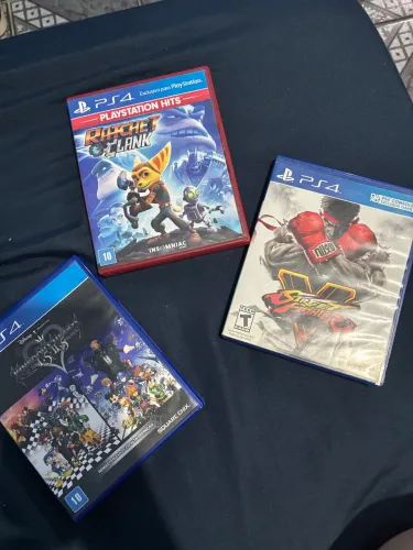 Vende se 3 jogos novos para ps4