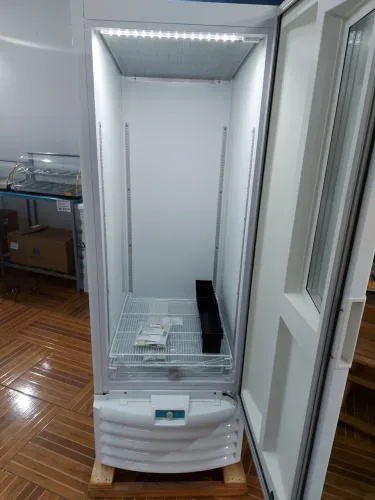 Freezer vertical Metalfrio Novo