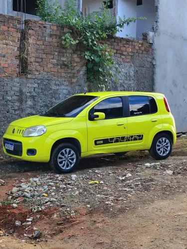 Fiat Uno Attractive 1.4 EVO Fire Flex 8V 4P 2011