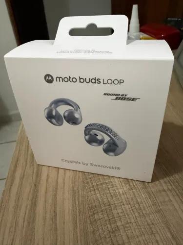 Fone De Ouvido Bluetooth Motorola Moto Buds Loop Crystals By Swarovski ® - Sound By Bose