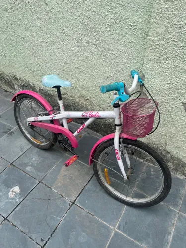 Bicicleta Barbie super conservada 