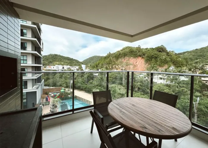Apartamento no Residencial Saint Antoine na Praia Brava