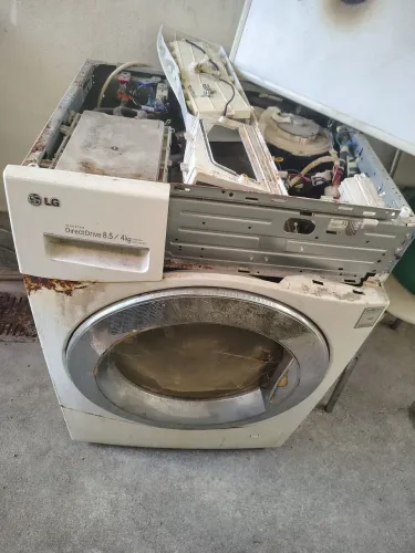 Máquina lava e seca LG para retiradas de peças