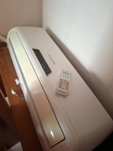 AR CONDICIONADO ELECTROLUX SPLIT 9.000 BTUs