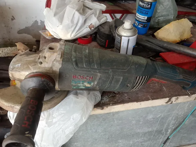 Lixadeira profissional Bosch 220 volts