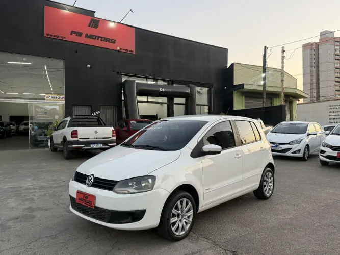 Volkswagen Fox 1.6 MI Total Flex 8V 5P 2014