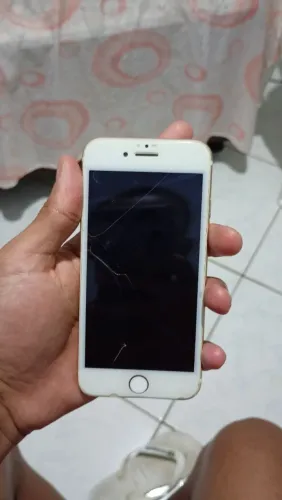 iPhone 7 (para aproveitamento das peças)